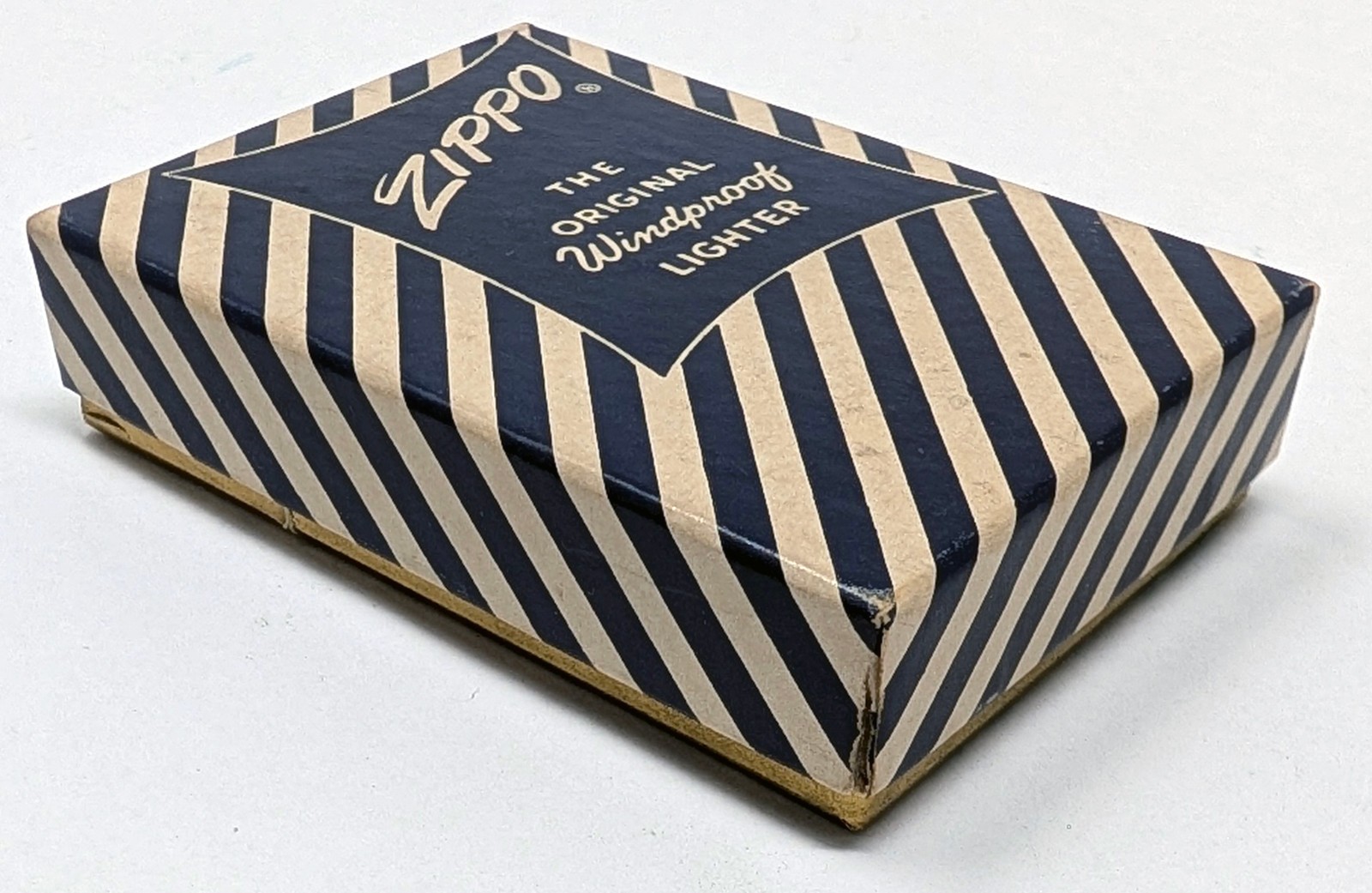 Vtg. Nr Mint Circa 1958 Zippo Lighter KENDALL, THE 2000 MILE OIL Blue Stripe Box