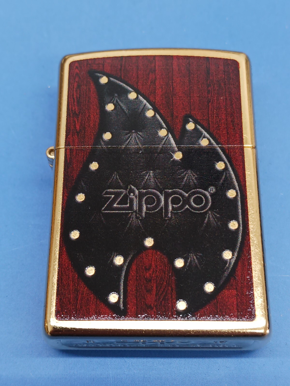 Zippo Logo Leather Flame Gold Dust 28832