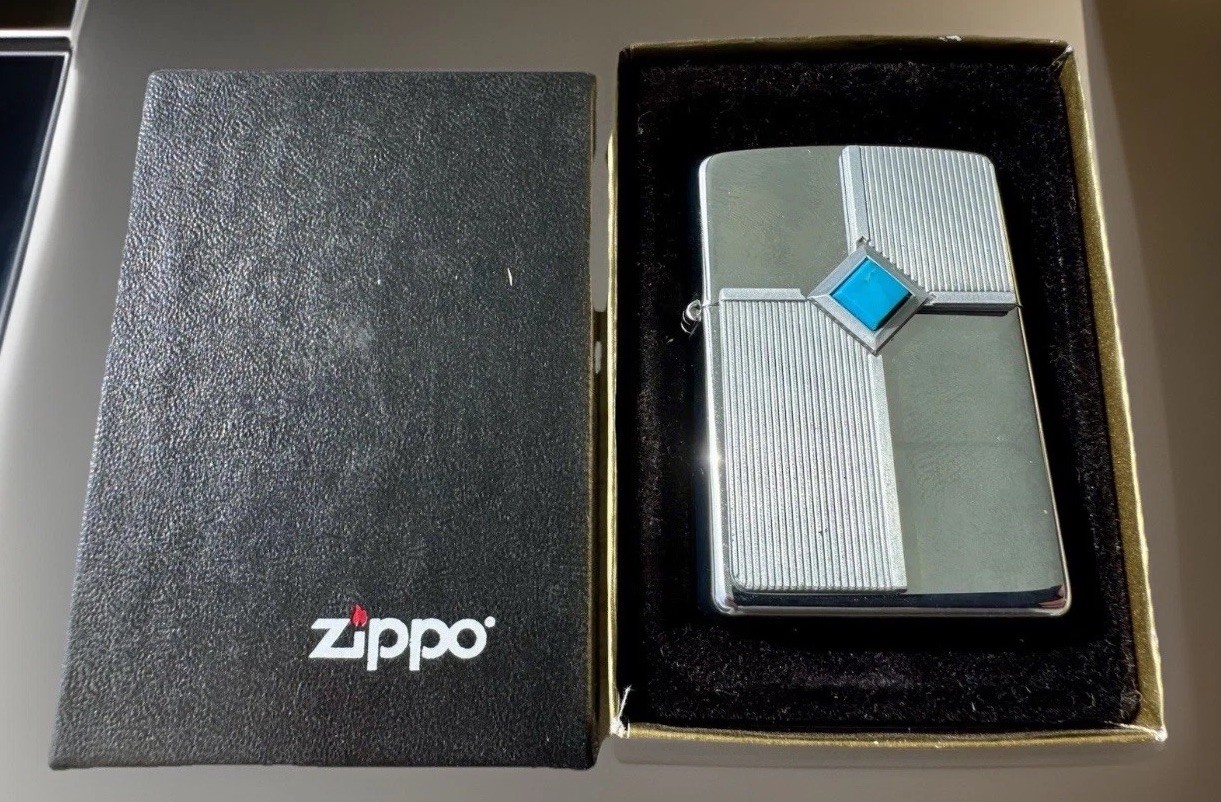 Zippo Corner Connection Lighter 20520 High Polish Chrome Turquoise Stone Mint
