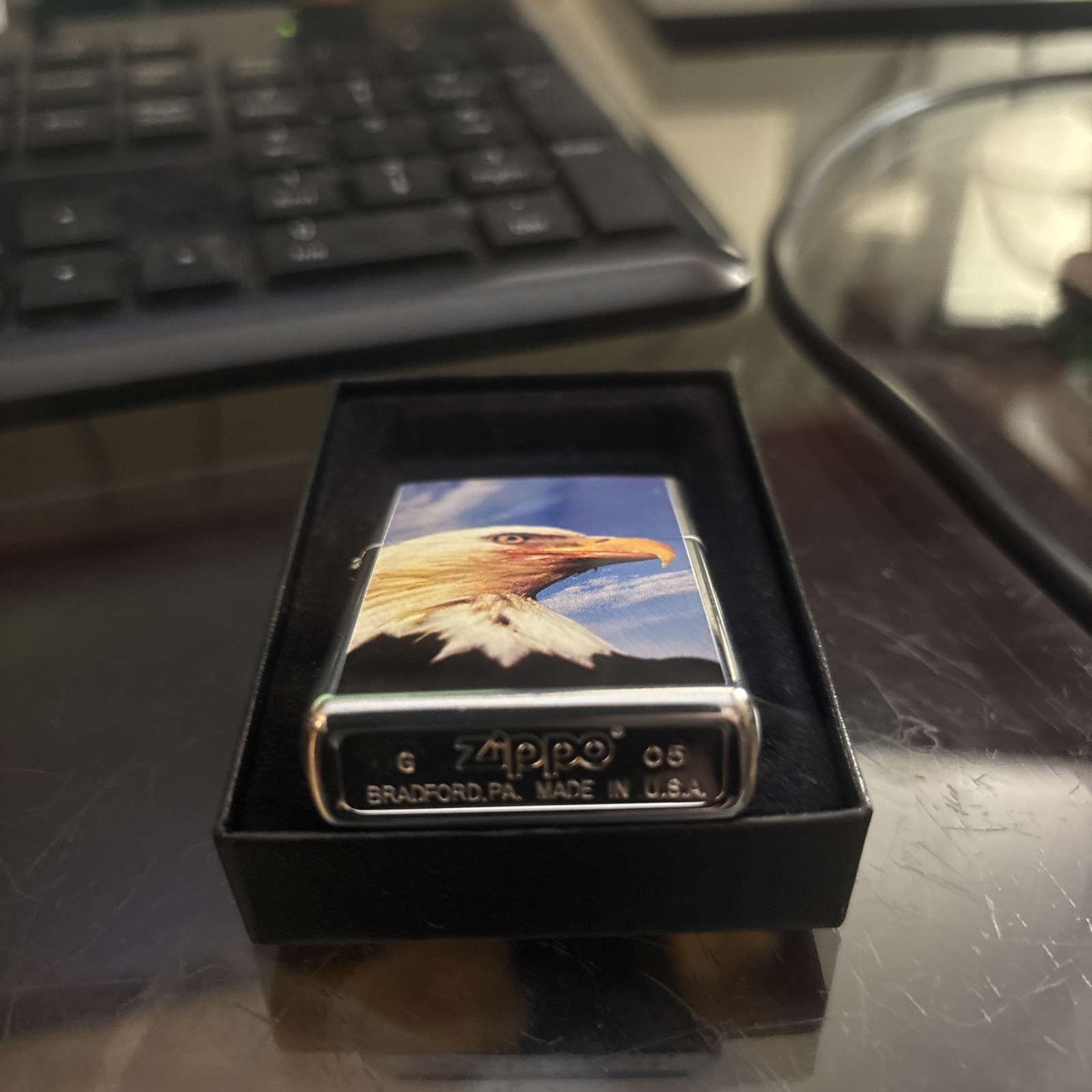 Zippo 20400 Eagle on High Polish Chrome 2005 Vintage Unfired Excellent