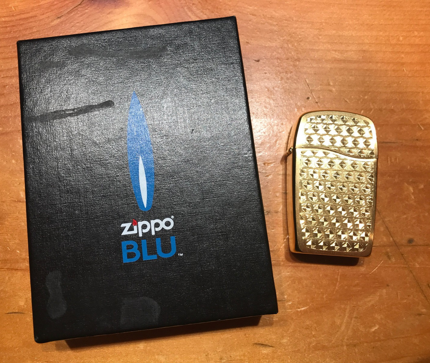 CLASSIC GOLDEN HOLOGRAM ZIPPO BUTANE BLU GAS LIGHTER NEW W/ ORIGINAL BOX UNFIRED