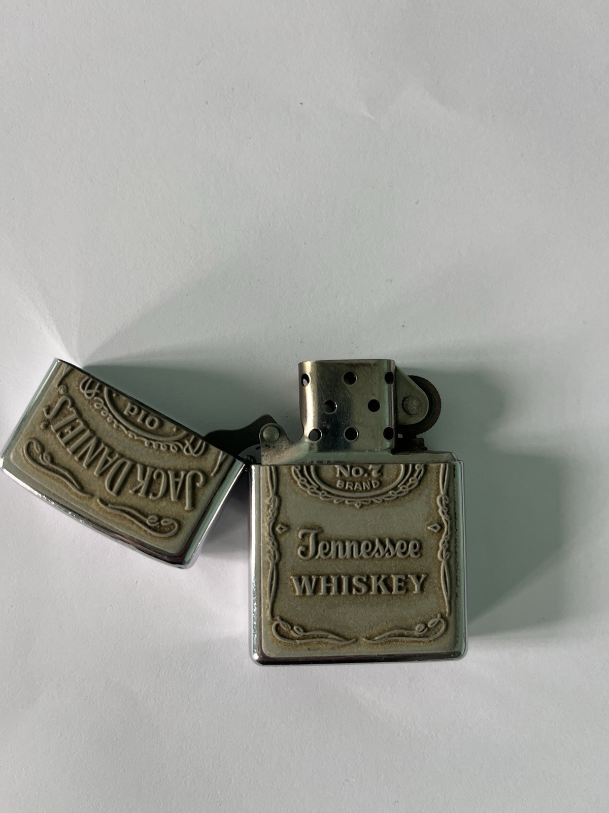 Zippo Jack Daniel’s Tennessee Whiskey Old No. 7 Brass Emblem High Polish Lighter