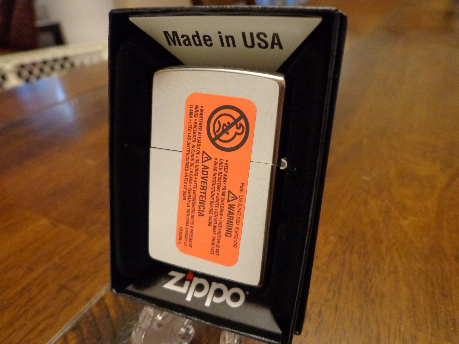 PEACE LOVE AND MUSIC ELECTRIC GUITAR RED WHITE BLUE ZIPPO LIGHTER MINT IN BOX