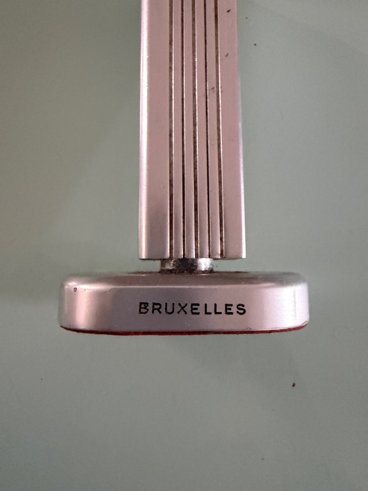 VINTAGE Siver TABLE LIGHTER „Bruxelles Inglis“ 4.5″ Tall