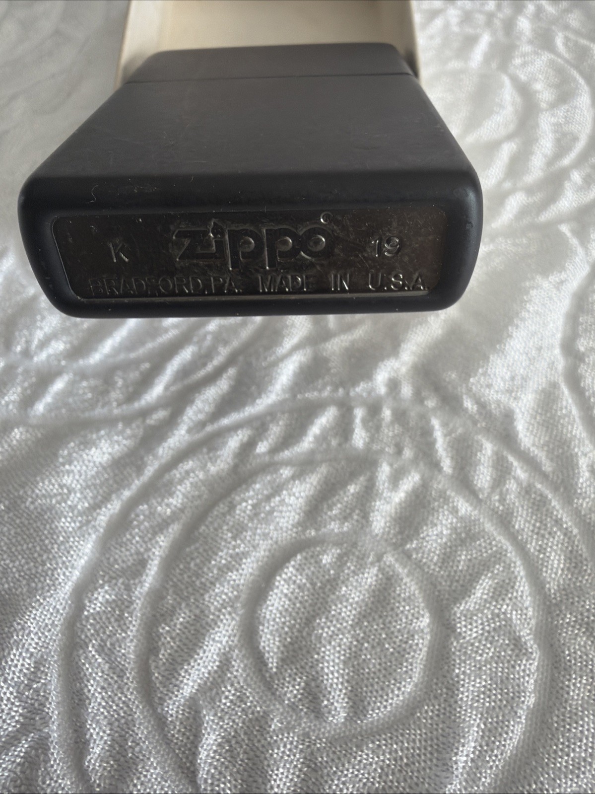 Zippo Classic Matte Black Lighter – 218-002801