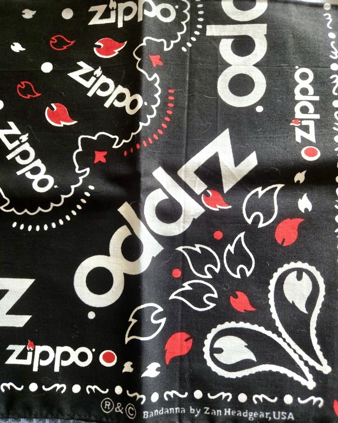 Vintage ZIPPO Lighter Brand Red Black BANDANA Handkerchief Zan HEADGEAR 22 x21