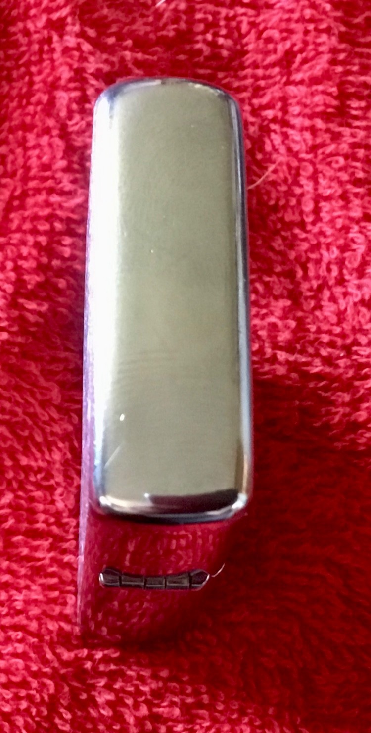 Zippo Feb 1997 Chrome Lighter w/ Gold Lighter Emblem w/6 Pack of New Flints!