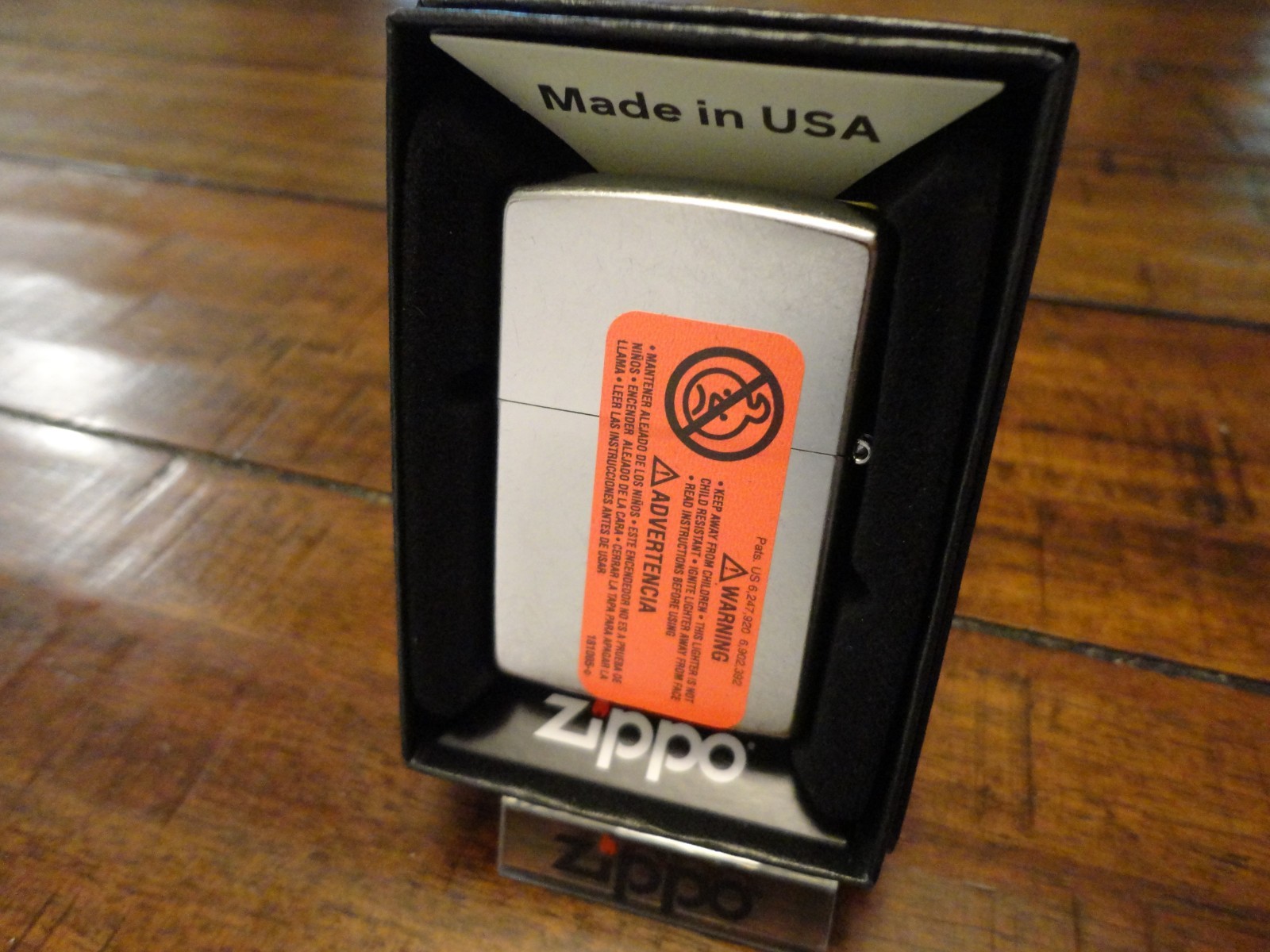 AMERICAN FLAG PATRIOTIC ZIPPO LOGO ZIPPO LIGHTER MINT IN BOX