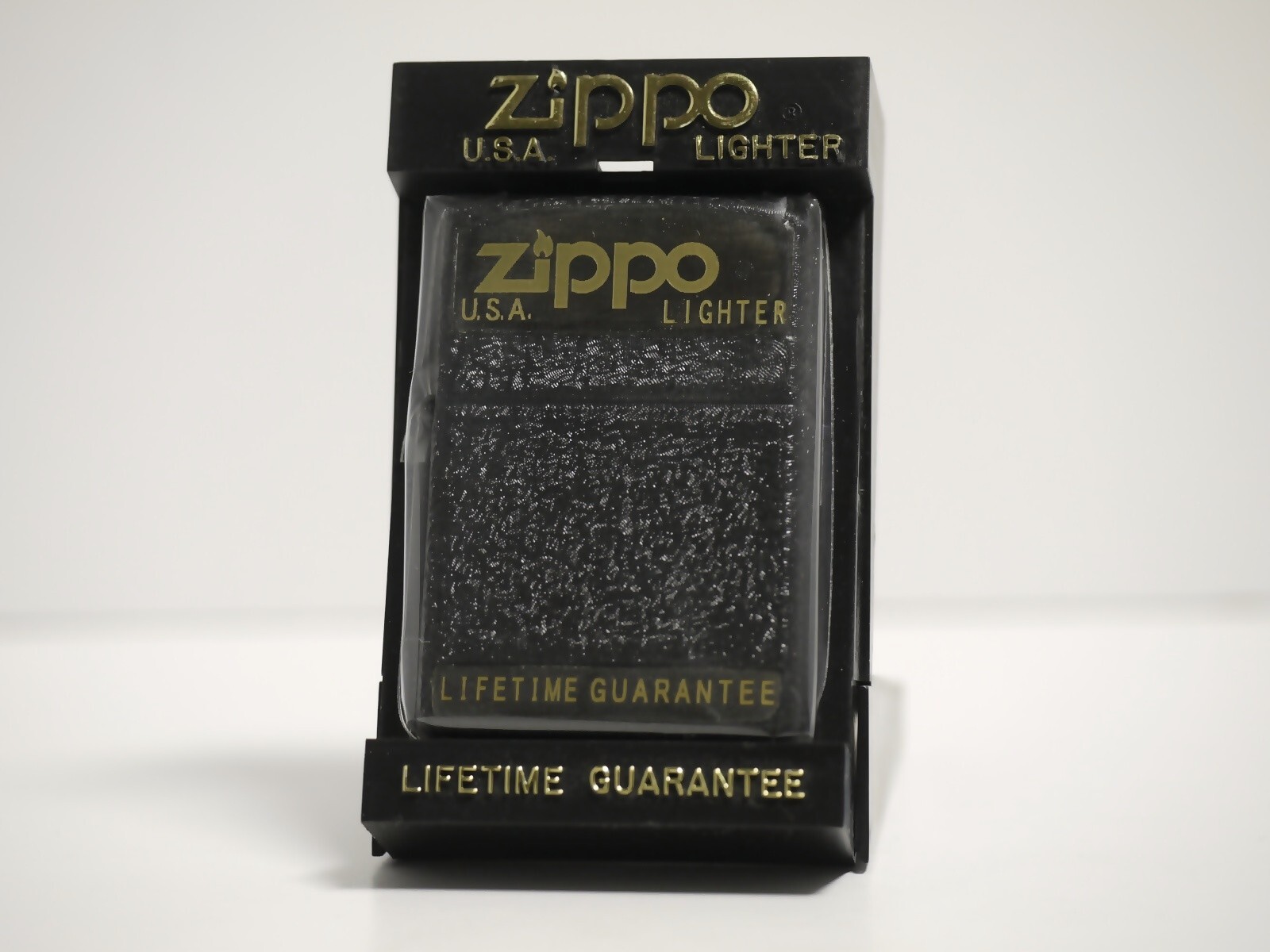 ZIPPO VINTAGE PLASTIC CASE DESIGN, BLACK CRACKLE, VERY RARE JAPAN 05268
