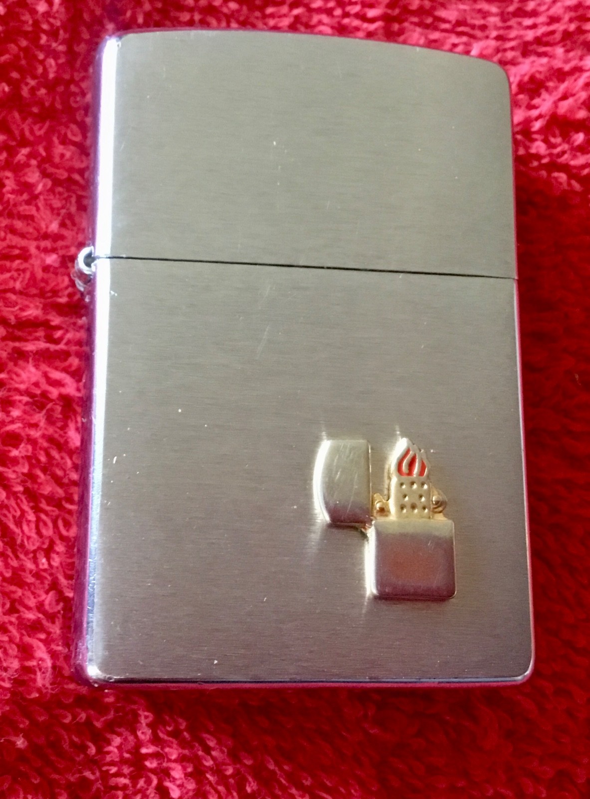 Zippo Feb 1997 Chrome Lighter w/ Gold Lighter Emblem w/6 Pack of New Flints!