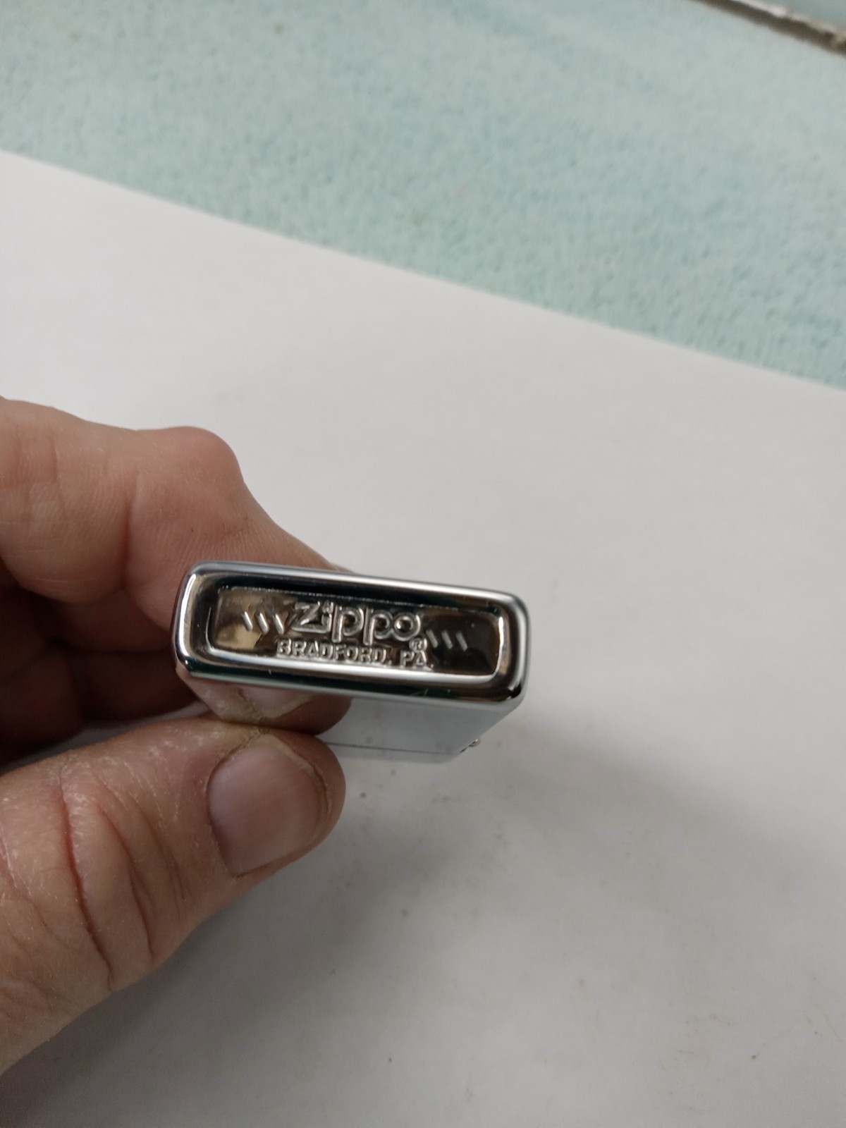 Vintage Zippo High Polish Chrome Lighter( lighter sparks, has flint)