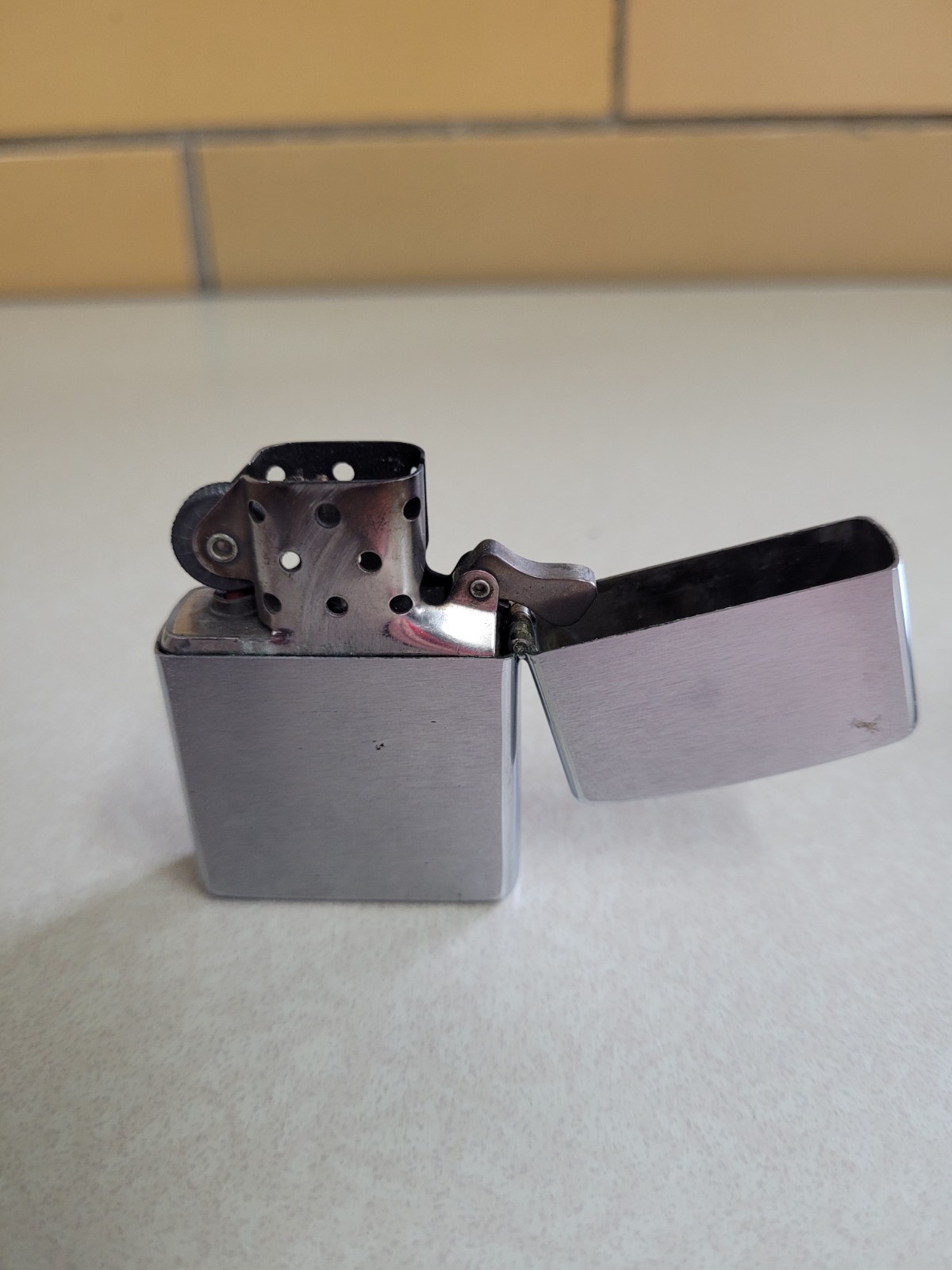 Zippo High Polish Chrome Lighter