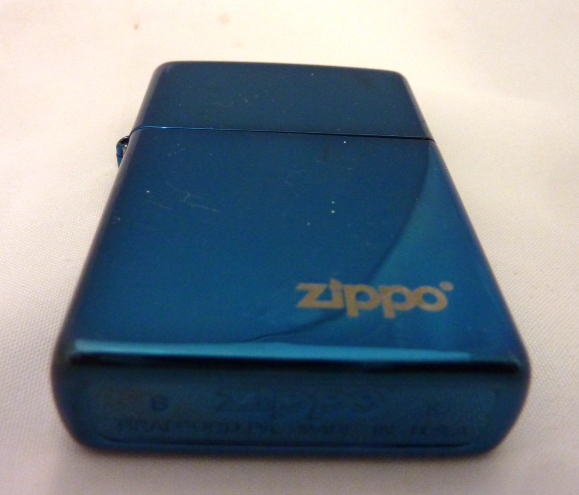 RARE ZIPPO BLUE METALLIC WINDPROOF FLIP TOP LIGHTER IN ORIGINAL BOX