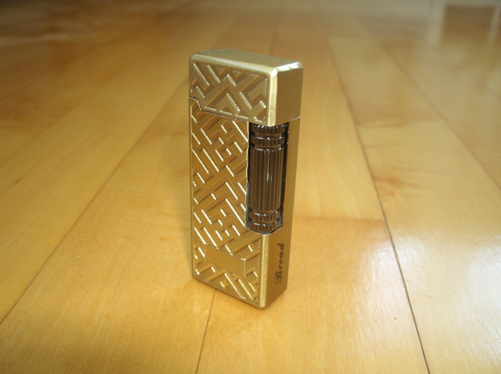 Broad Cigar Cigarette Pipe Soft Flame Lighter Gold Pattern New
