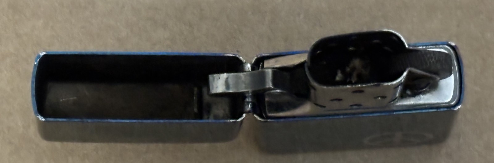 2006 Zippo Lighter – Metallic Blue PEACE Symbol – C•06 Date Code – Strong Spark
