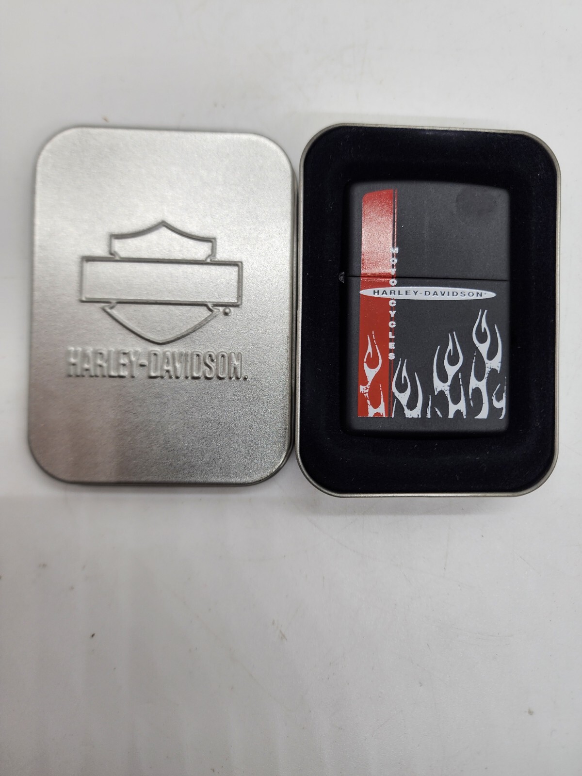 ZIPPO – Harley Davidson Red & Black Flames Lighter * Retired *