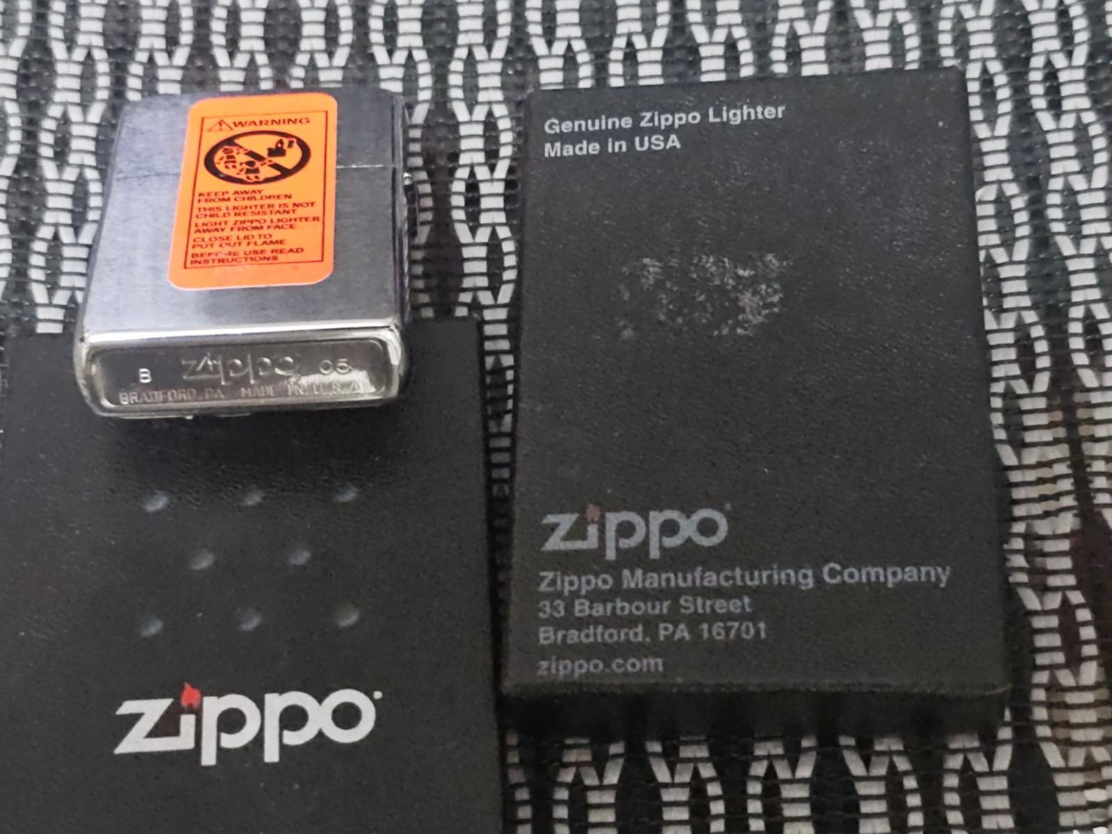 Zippo Windproof Lighter WOLVES IN THE WILD 3D Brushed Chrome NEW IN BOX CiB