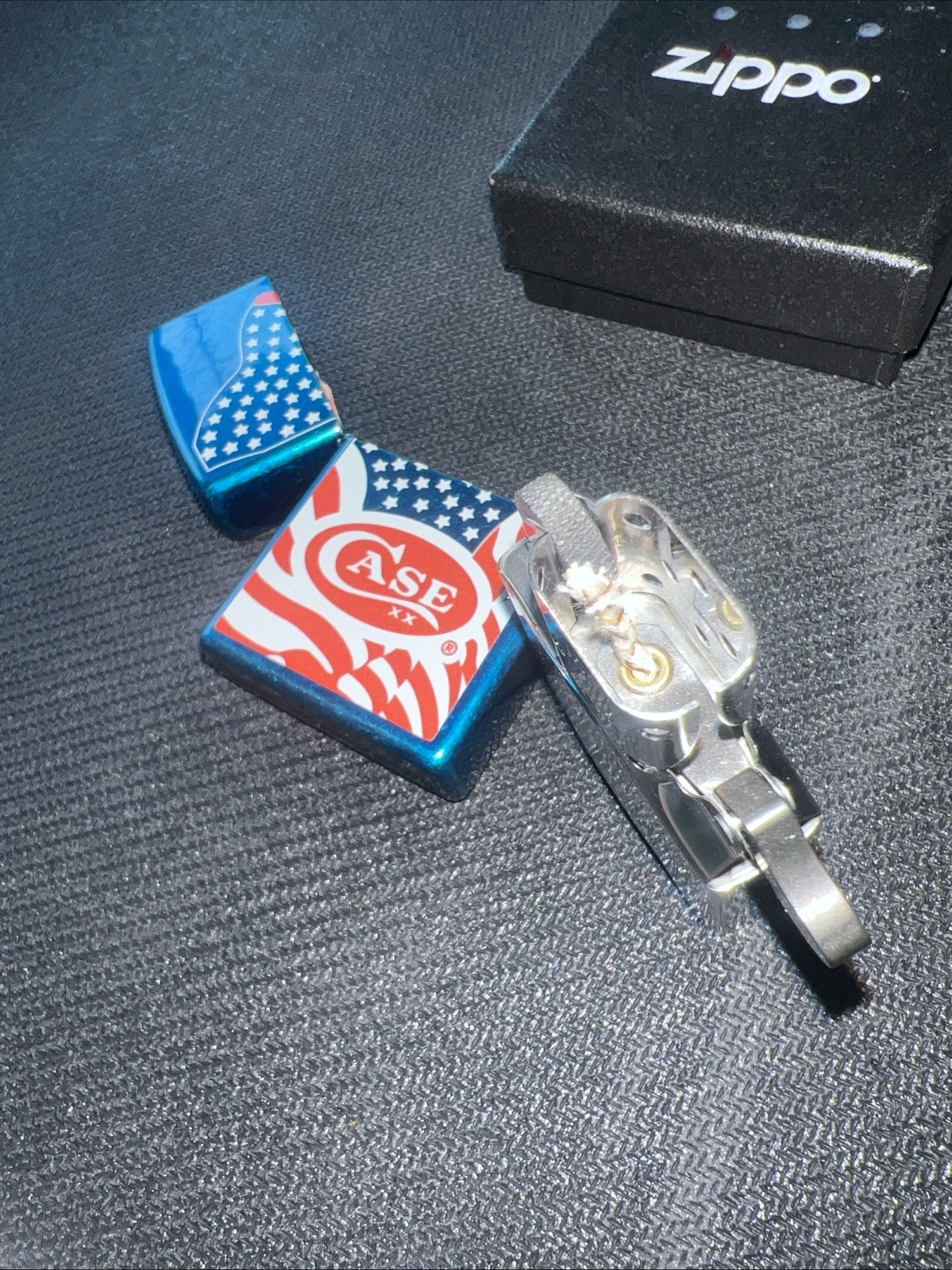 Rare case Xx Zippo Lighter New Condition Never Fired USA Flag Case Xx Logo