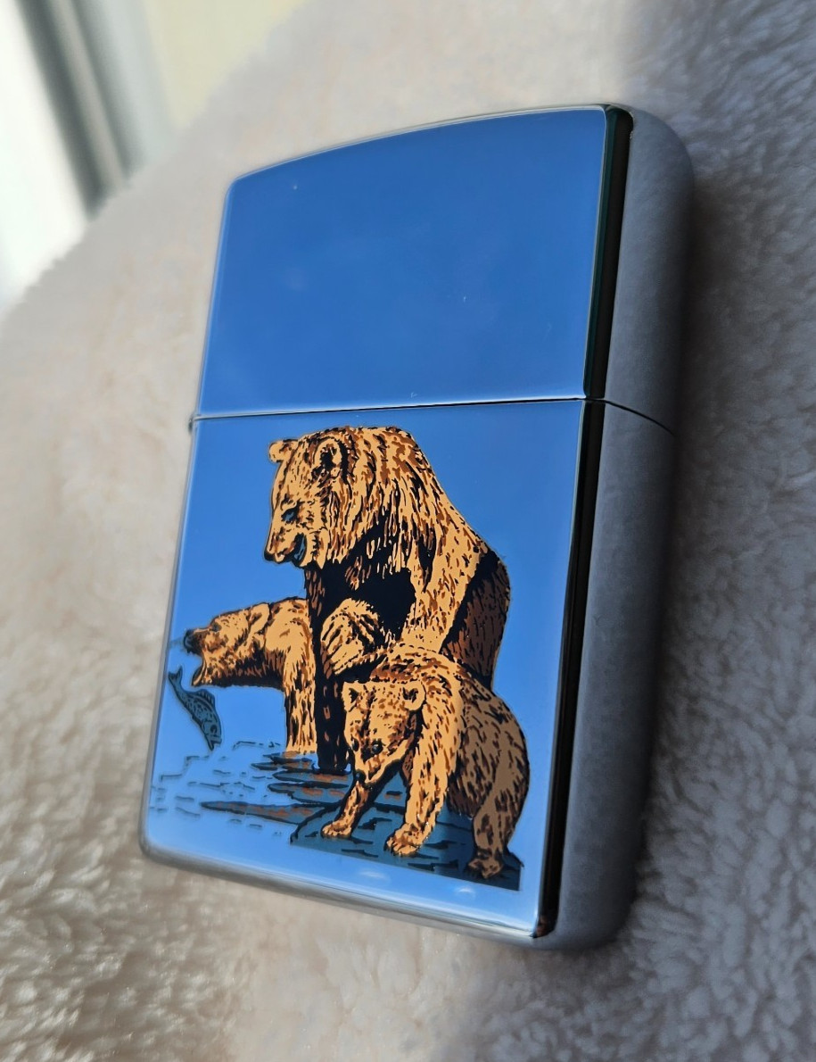 Zippo Lighter 2004 Grizzly Bear Mother And Her 2 Cubs, France-Spain Market, New