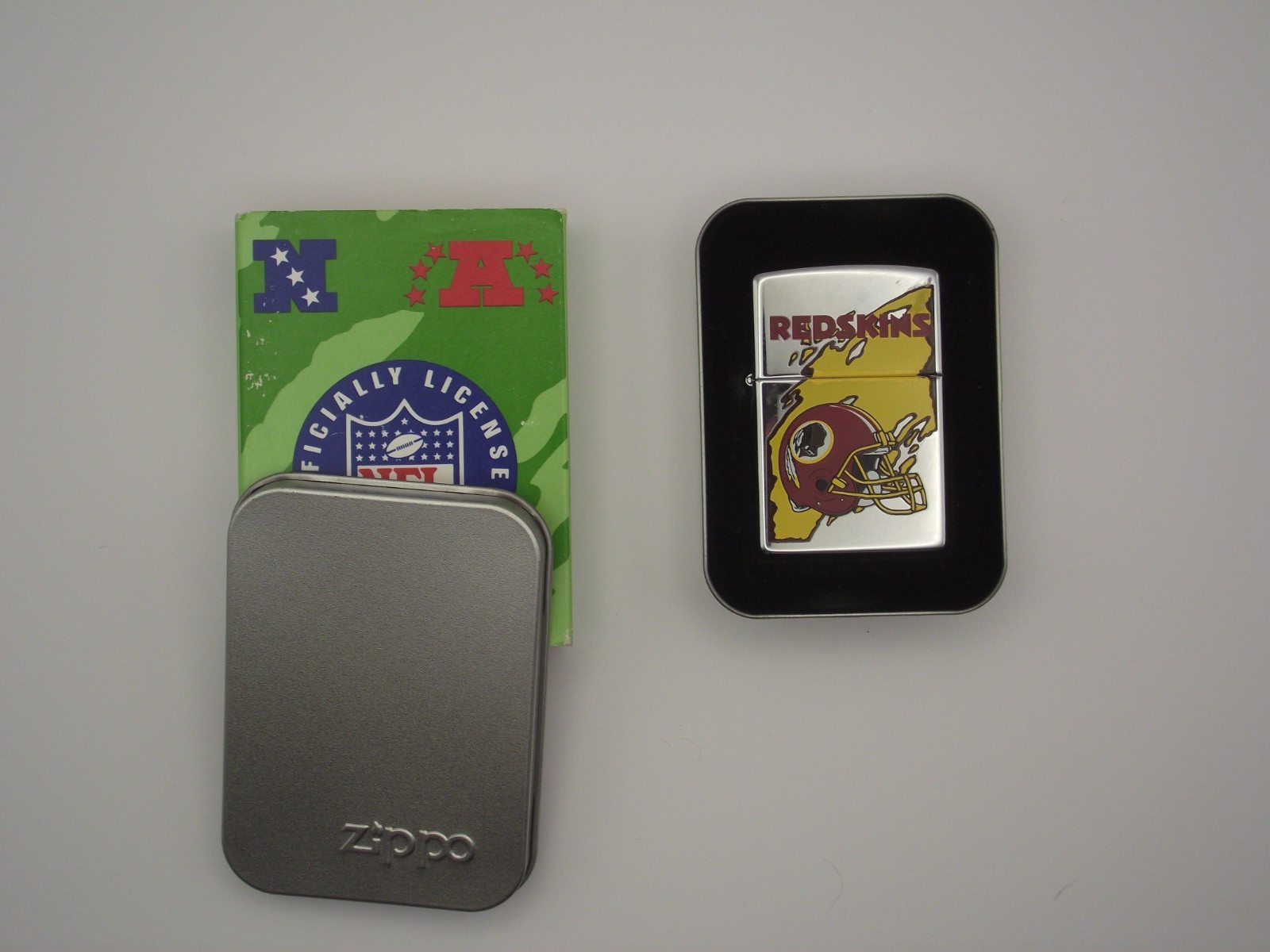 Vintage Zippo Redskins Lighter New with 6 Flints