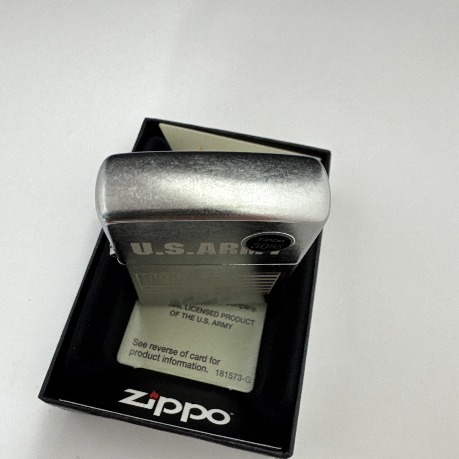 Zippo US Army and United States Flag on Street Chrome Lighter – 48557 – New
