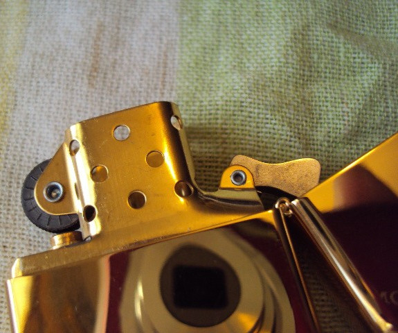 1996 High Polish Gold Plated Zippo Emblem Zippo Lighter in Orginal Case Unfired
