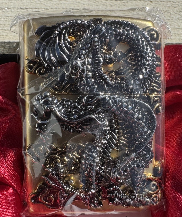 HEAVY ZIPPO Bi-Metal Gold Plated 3D Dragon Lighter New In Luxury Gift Box