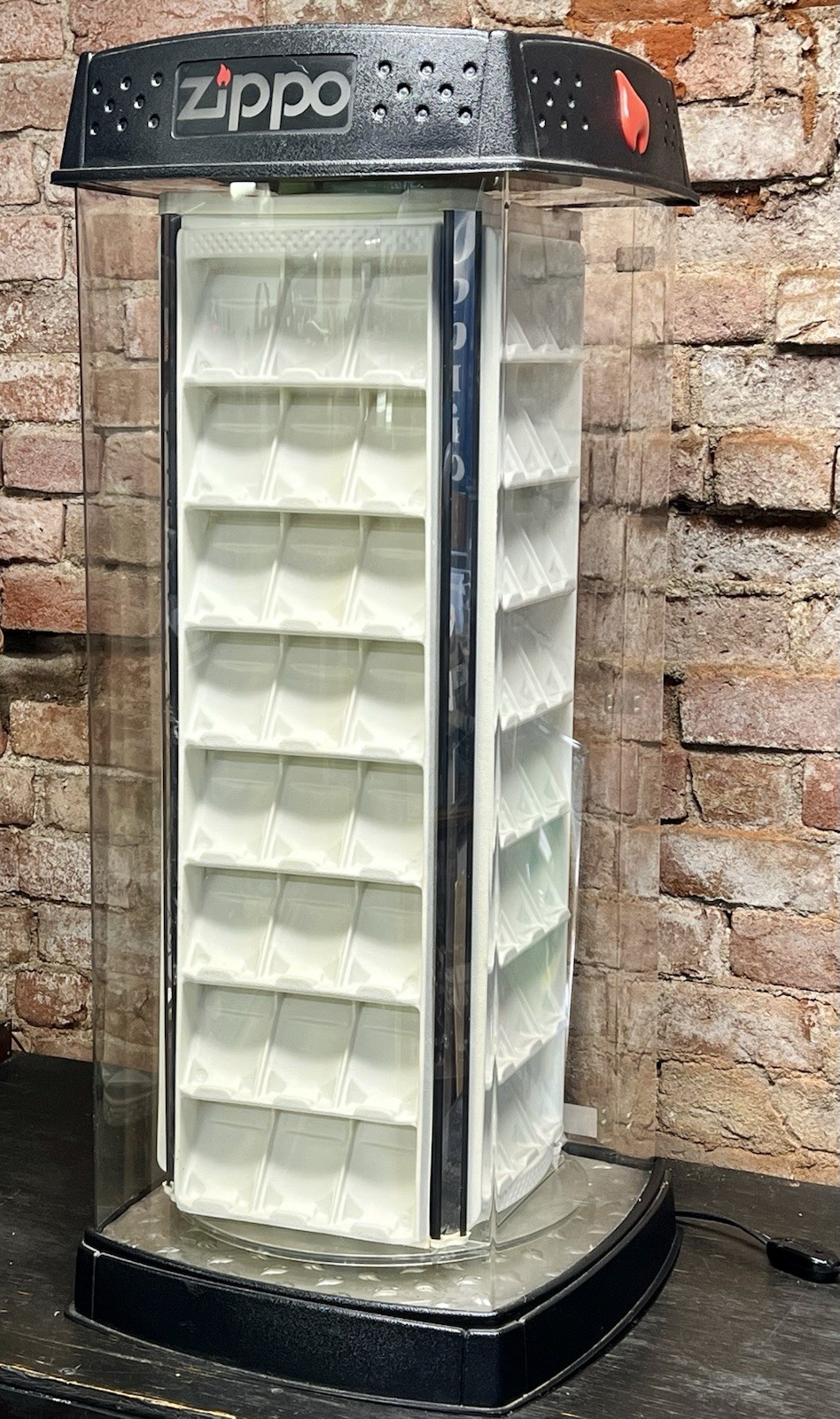 Large Zippo Counter Top Rotating Display Case Lights & Spin 96 Lighters 37x15x15