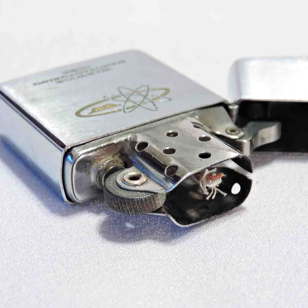 1960 Zippo Lighter Advertising Warwick Manufacturing Corp. Patent 2517191