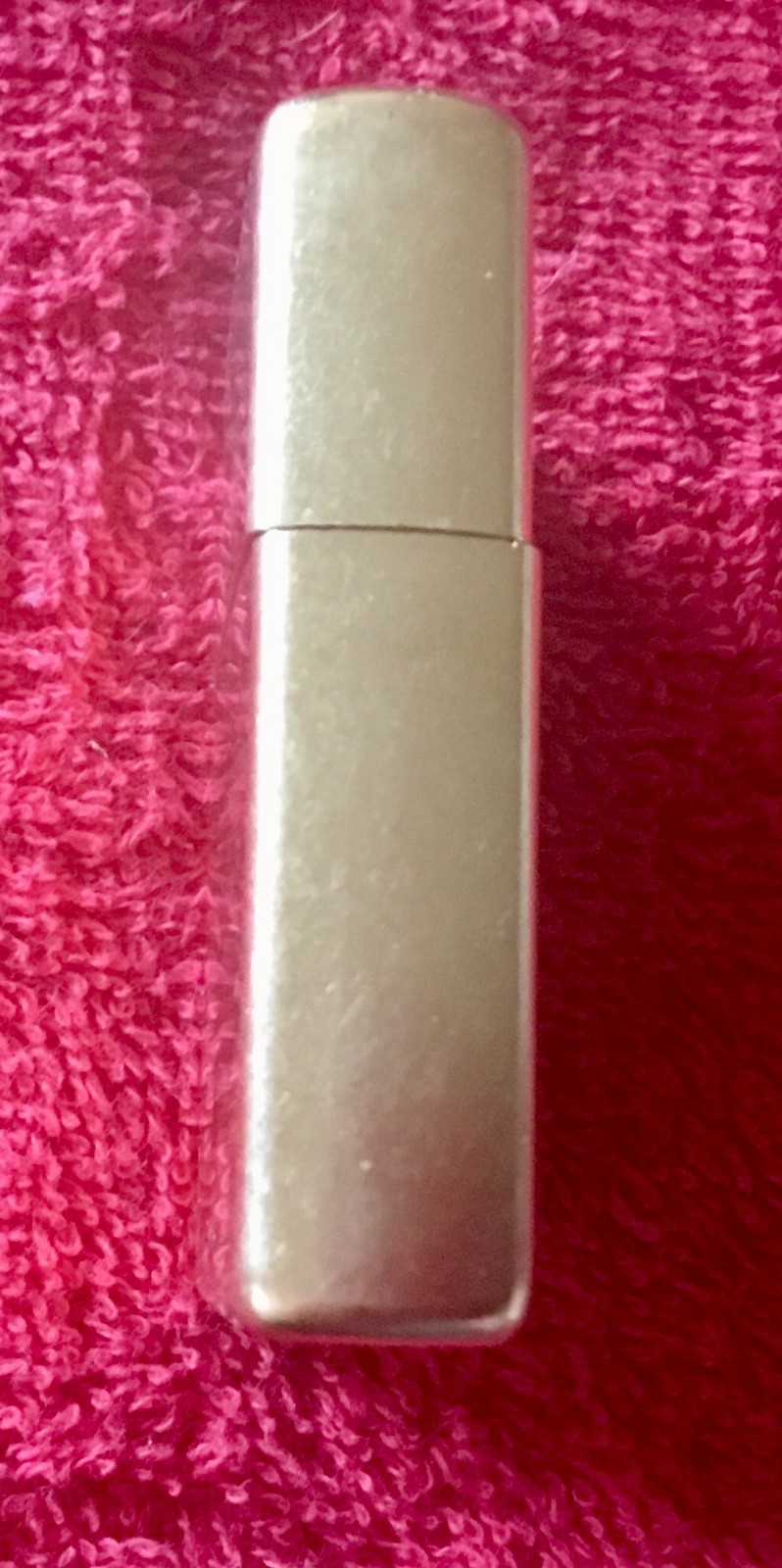 Zippo May 2004 Gold Tone Lighter w/6 Pack of New Flints!