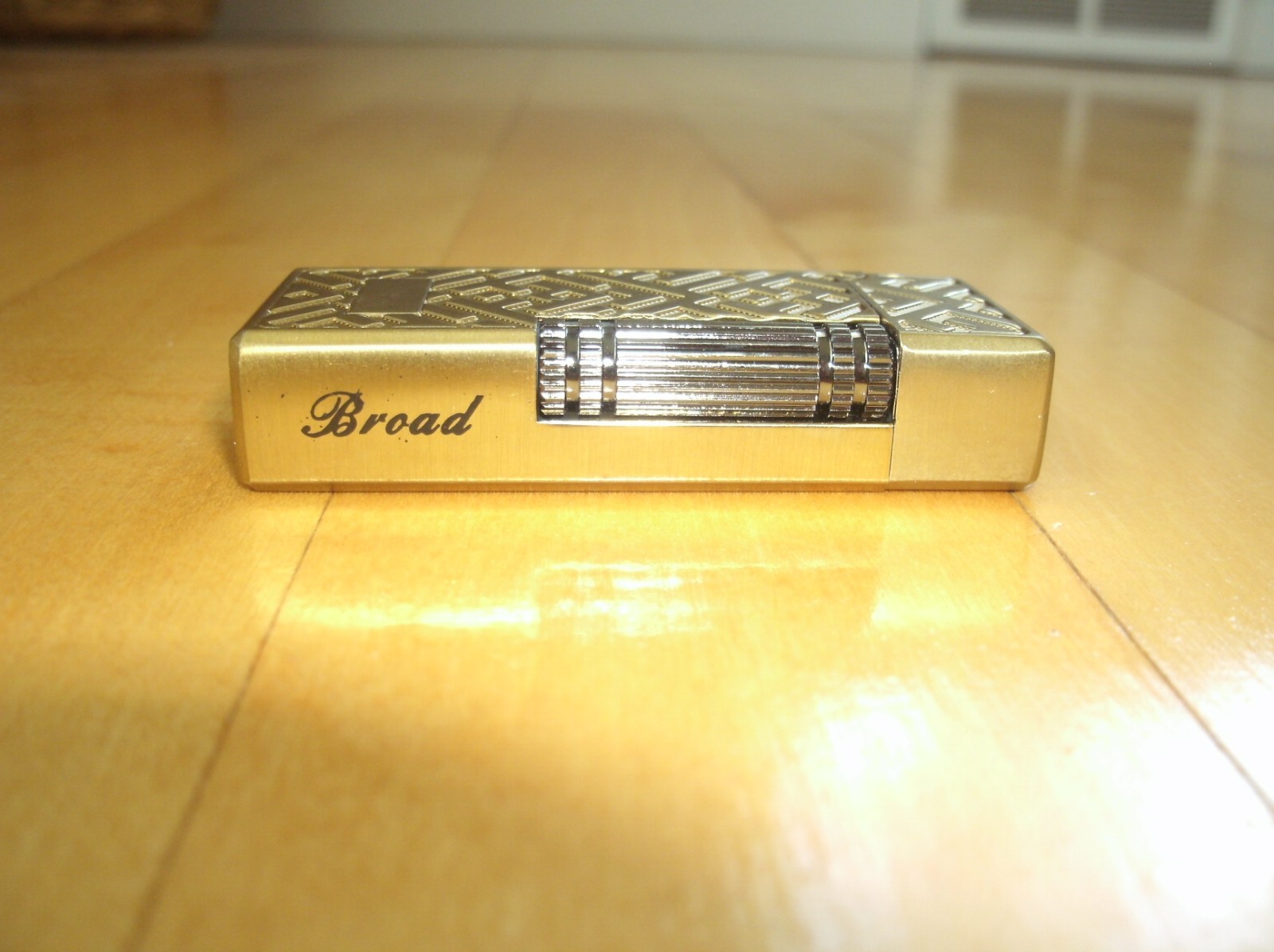 Broad Cigar Cigarette Pipe Soft Flame Lighter Gold Pattern New