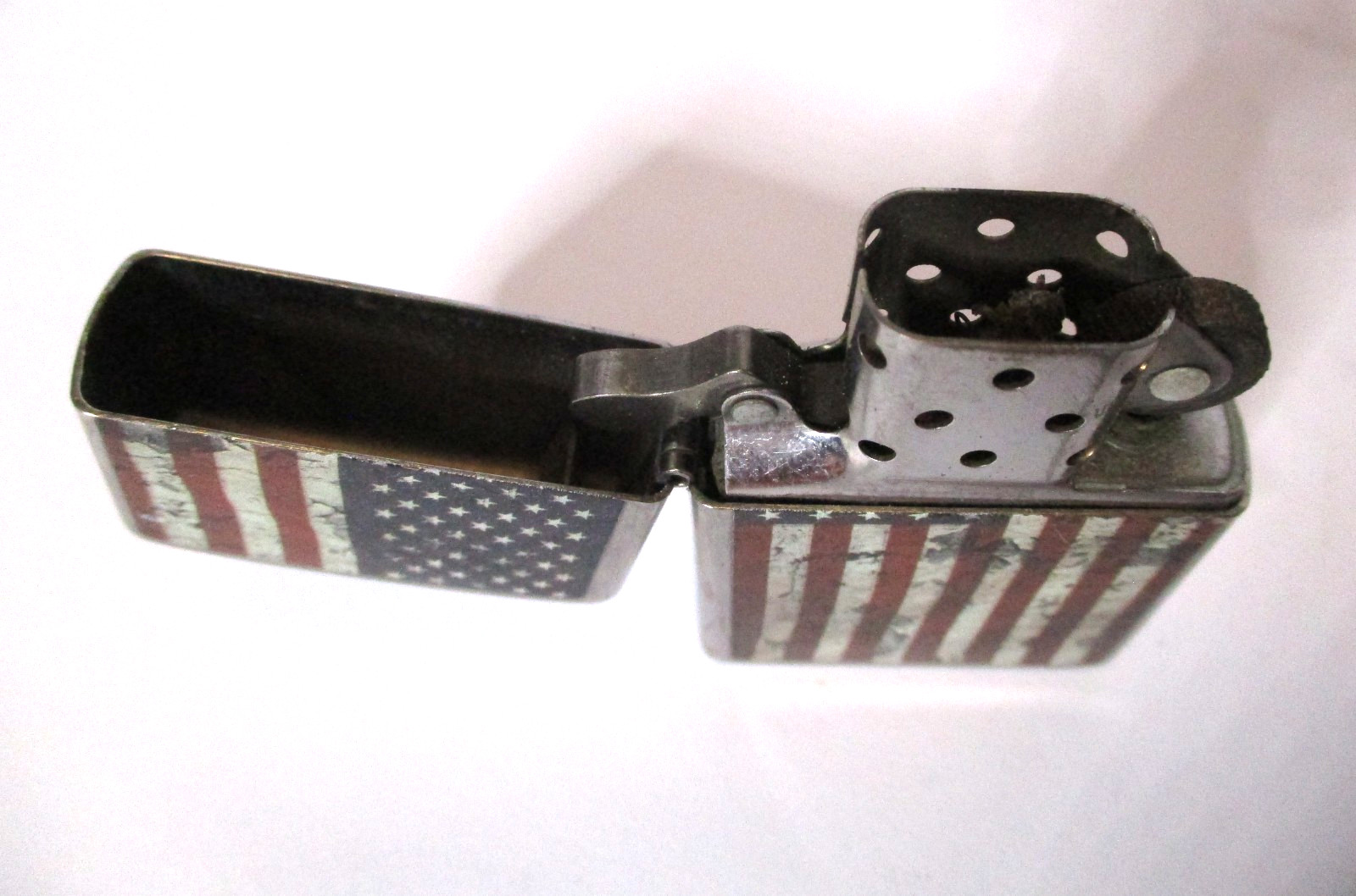 2015 PATRIOTIC FLAG ZIPPO CIGARETTE LIGHTER U.S.A. MADE ~ I SELL ZIPPOS