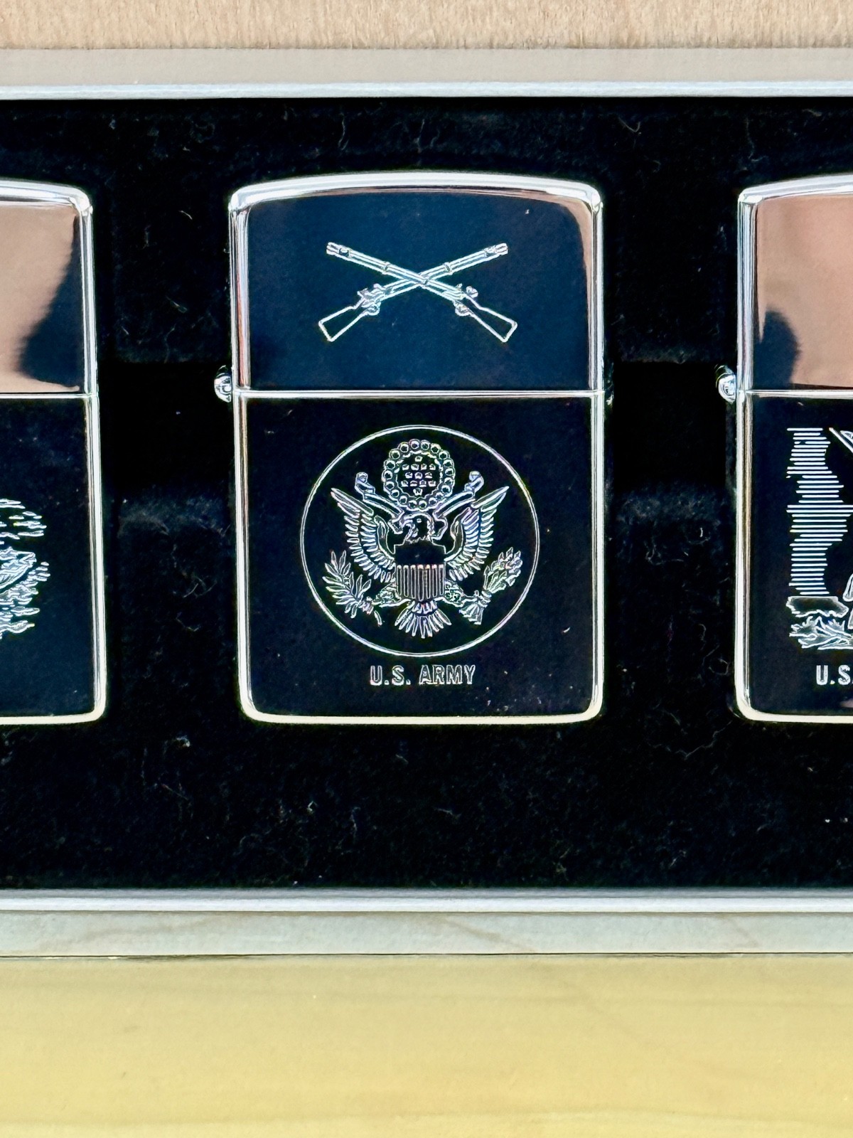 Rare Zippo The WW II Commemorative Series – Full Set in Original Box w/ Cases