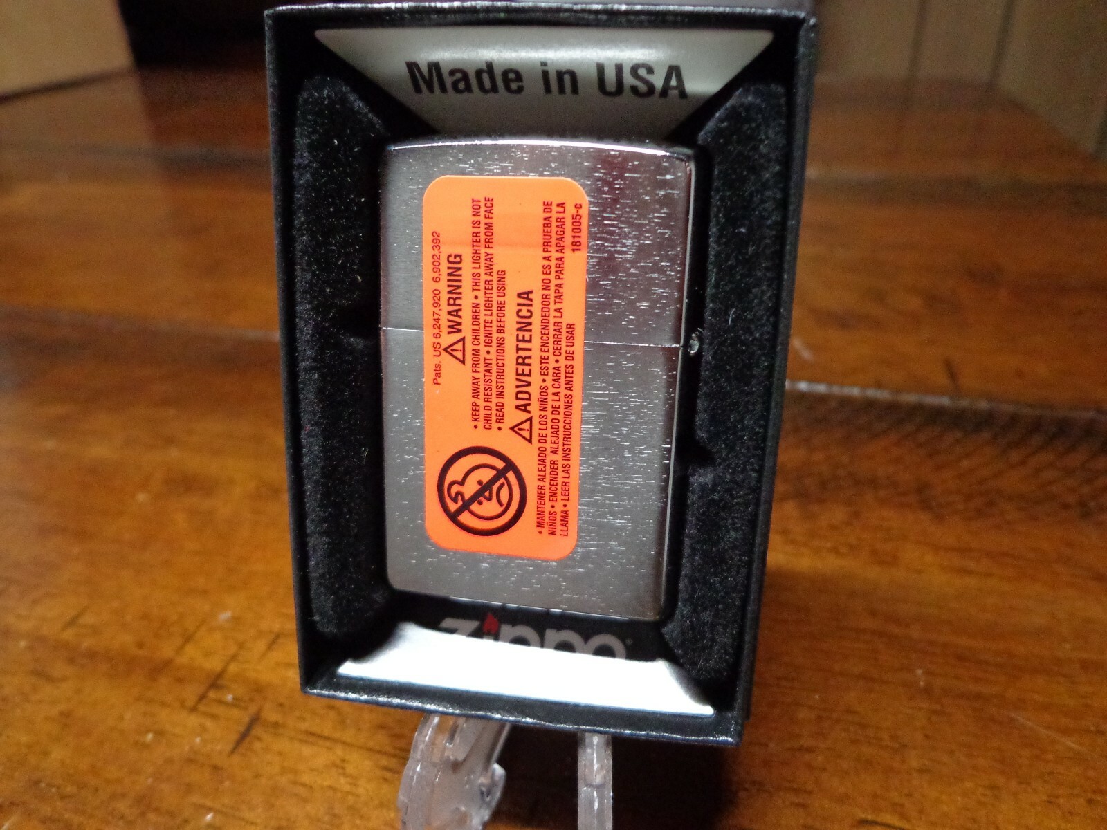 ENGLISH POINTER DOG HUNTING DOG ZIPPO LIGHTER MINT IN BOX