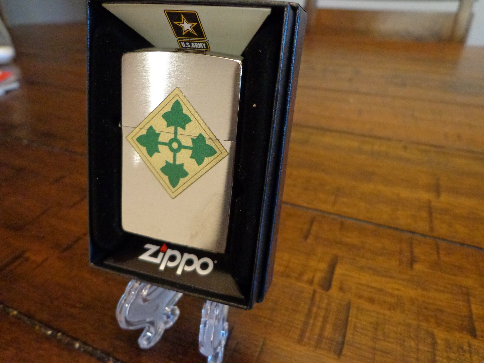UNITED STATES ARMY US 4TH INFANTRY DIVISION ZIPPO LIGHTER MINT IN BOX