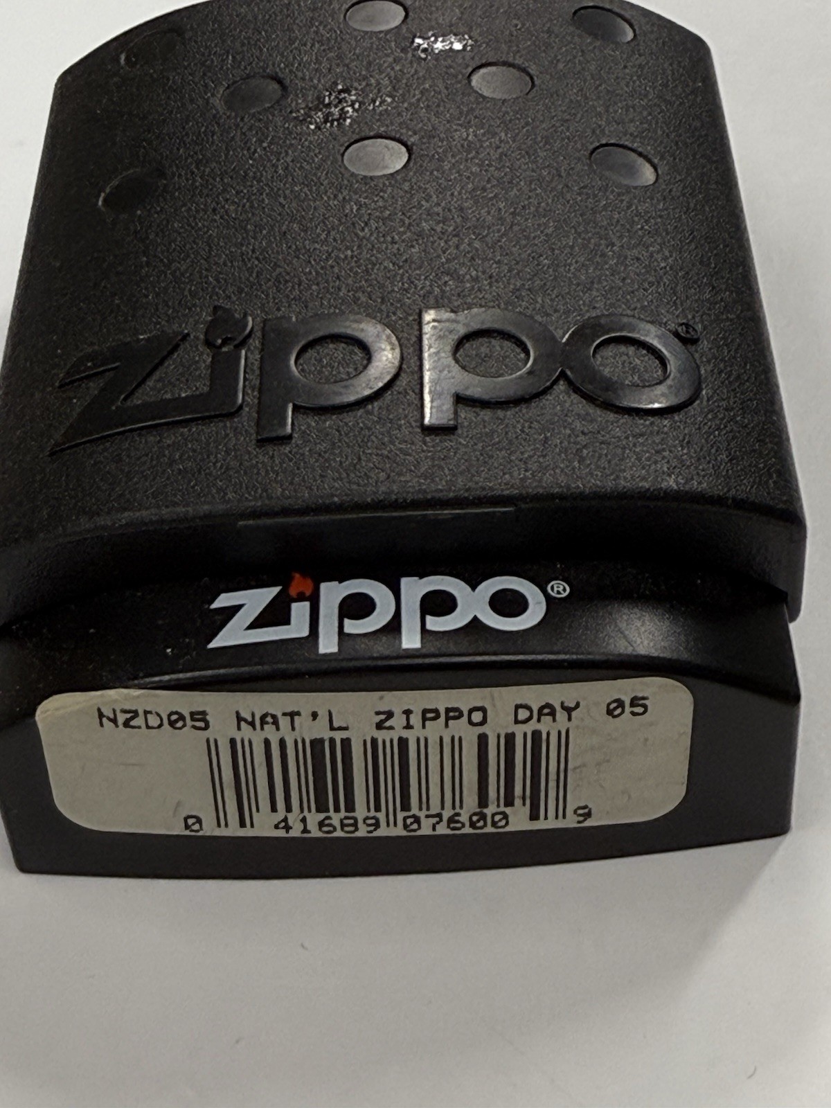 ZIPPO 2005 NATIONAL ZIPPO DAY TURN UP THE HEAT LIGHTER SEALED IN BOX D411