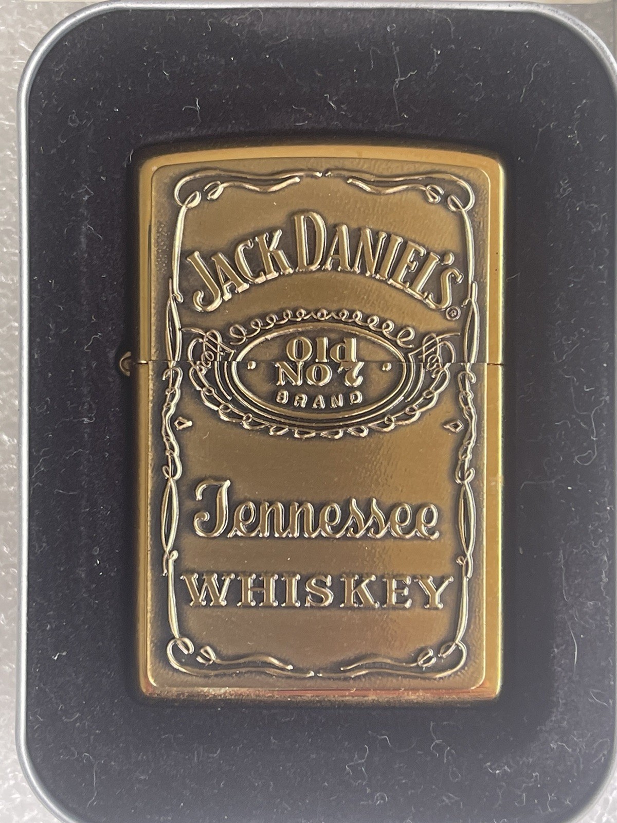 JACK DANIELS ZIPPO WHISKEY BRASS TEXTURED LIGHTER IN COLLECTOR TIN &SLEEVE- NEW