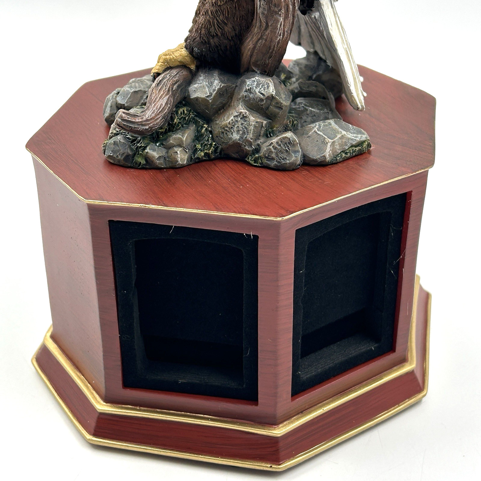 The Bradford Exchange Eagle Soaring Spirits Zippo Lighter Display Rare
