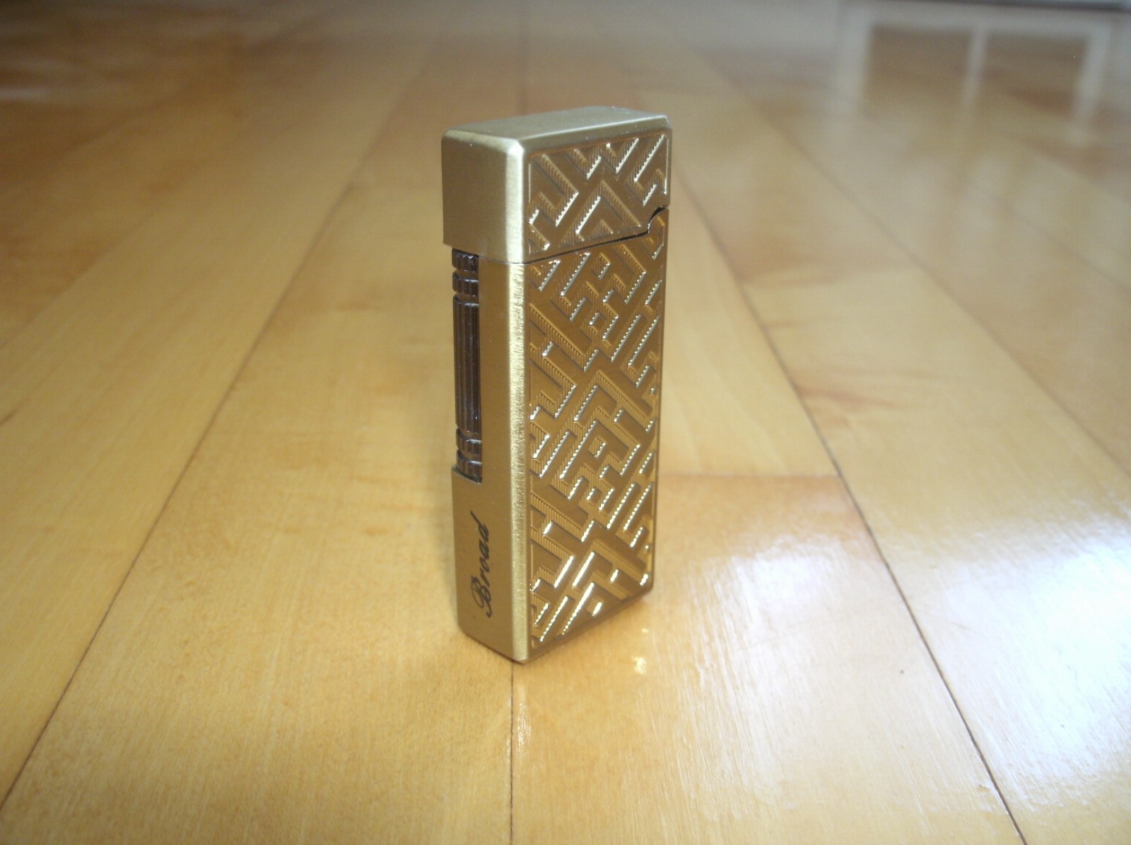Broad Cigar Cigarette Pipe Soft Flame Lighter Gold Pattern New