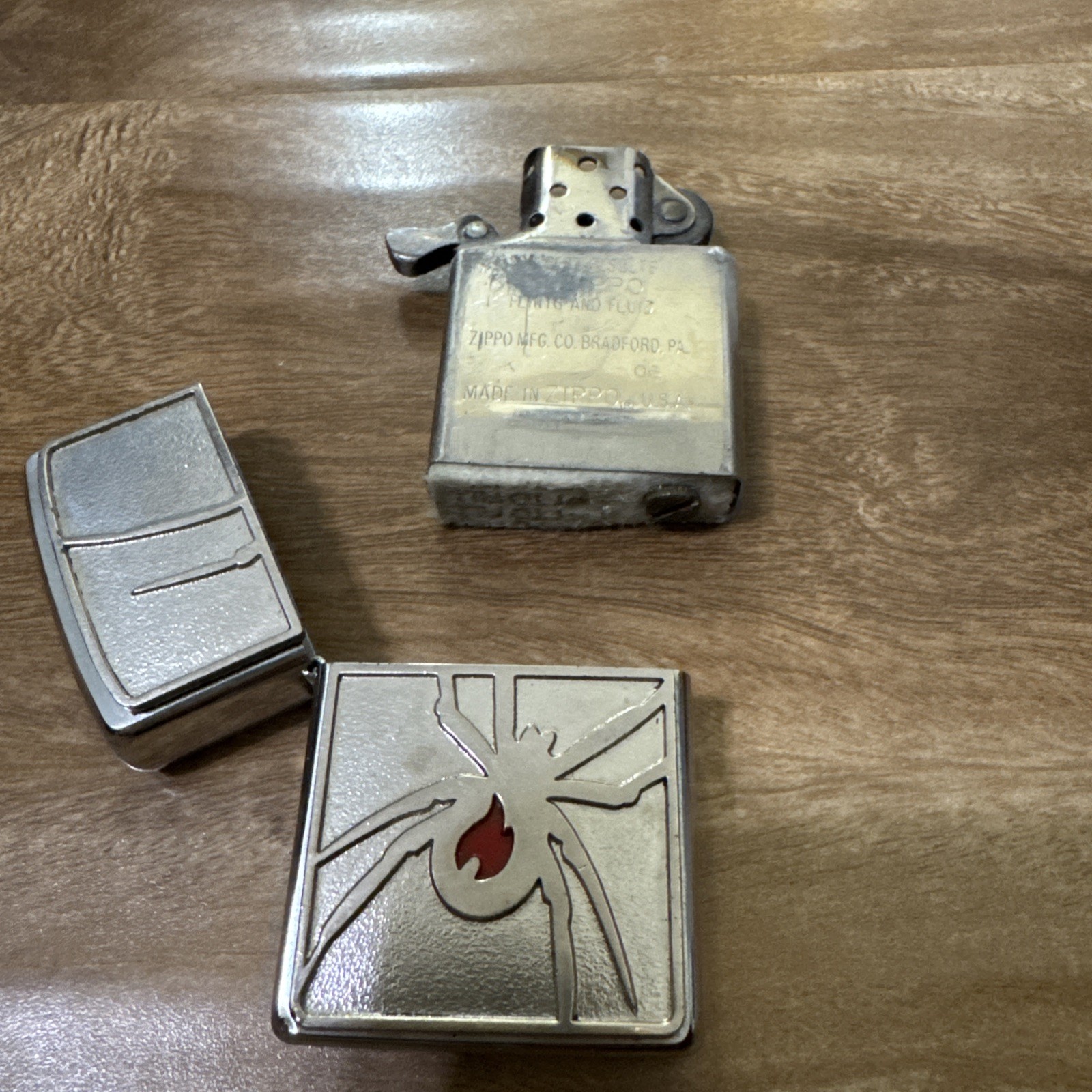 ZIPPO Lighter ARACHNO red FLAME SILVER BLACK WIDOW SPIDER A 07 untested