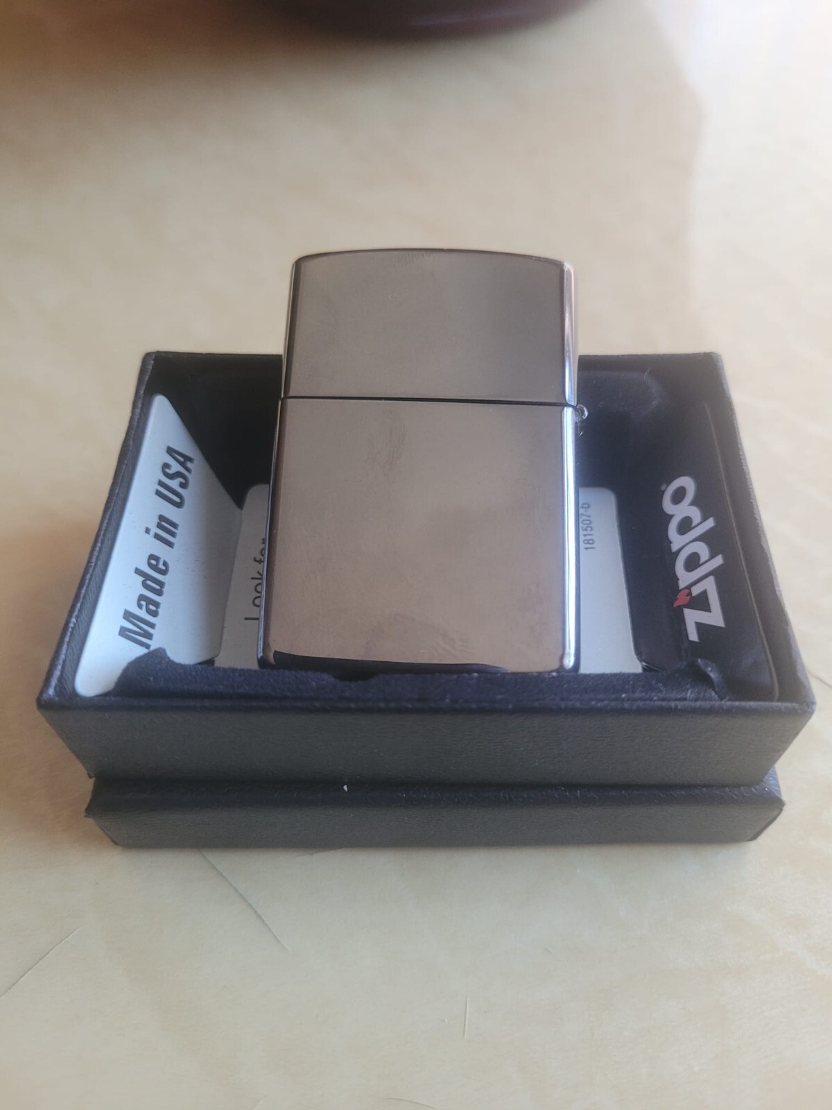 VERY RARE. SEDUCTIVE SILHOUETTE SEXY PICTURE 2012 JAPAN. BRAND NEW ZIPPO