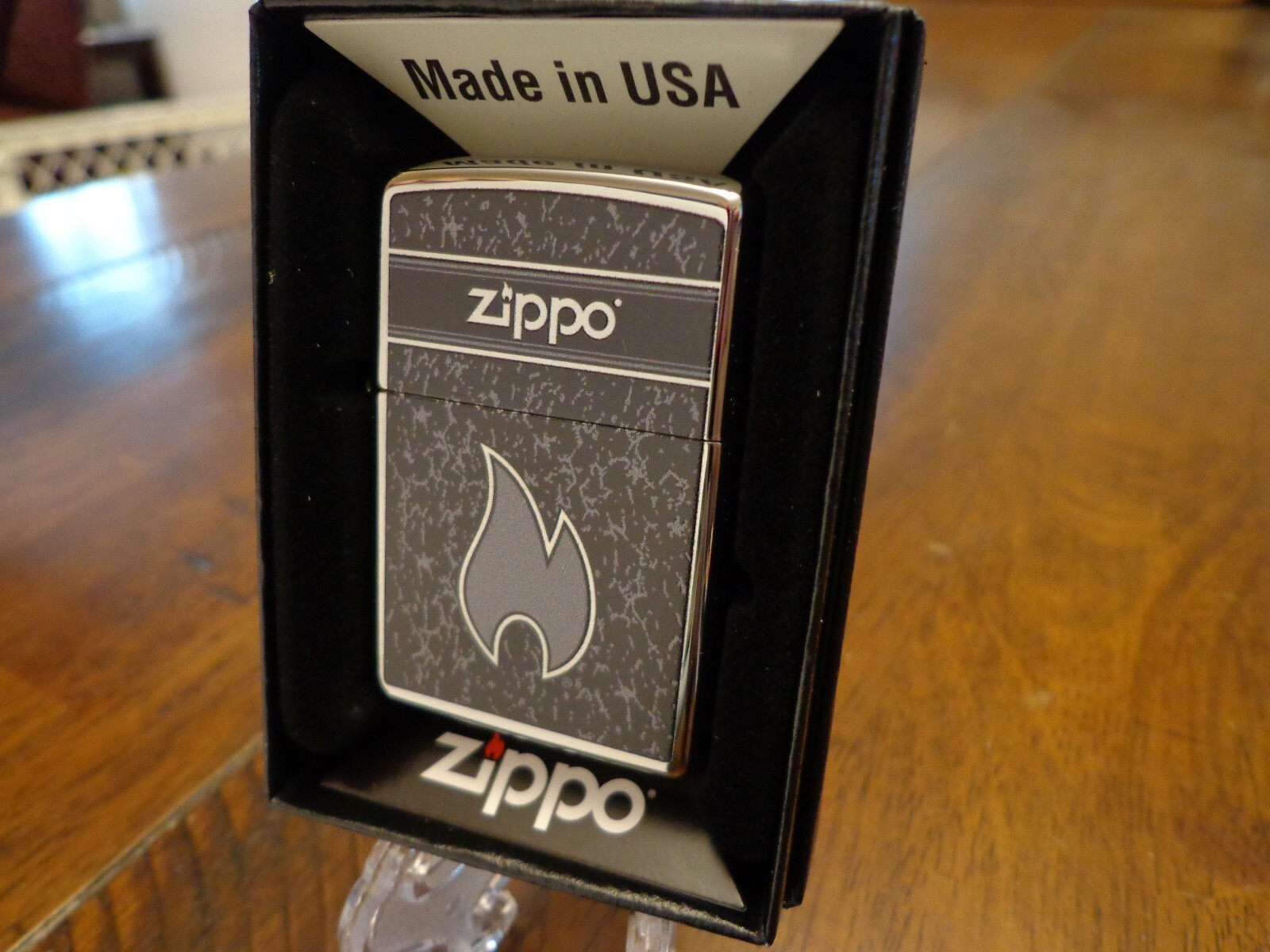 ZIPPO LIFETIME FRIENDS DESIGN ZIPPO LIGHTER MINT IN BOX