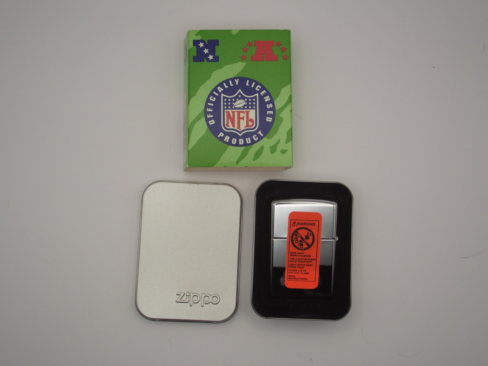Vintage Zippo Lighter New England Patriots New with 6 flints