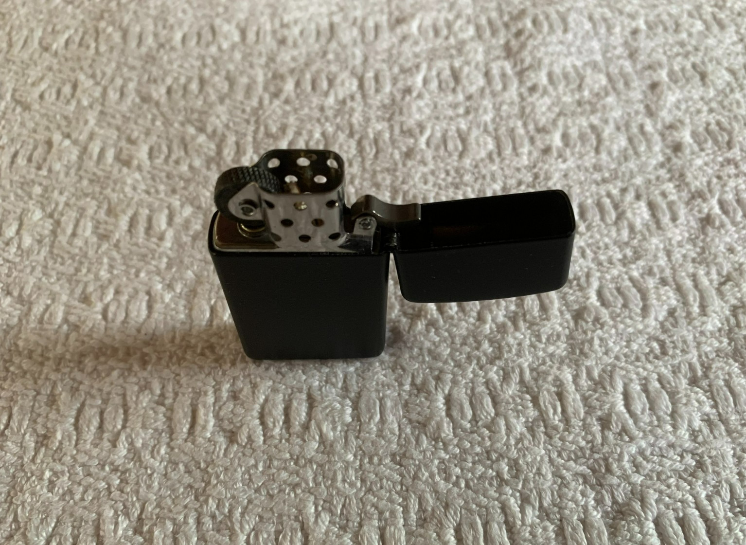 Matte Black Classic Zippo Lighter + New Genuine Flints and Wicks