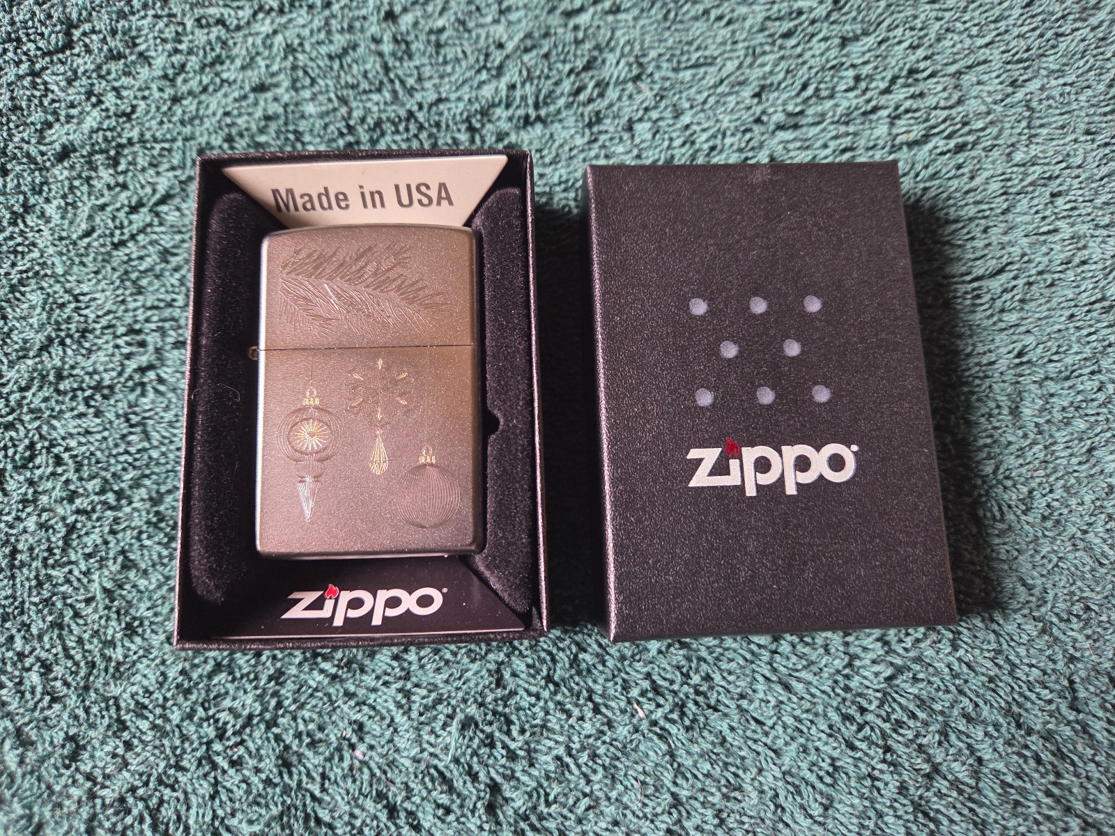 Zippo Ornament Design… Silver and Gold Engraved Lighter… 2017… N.I.B !