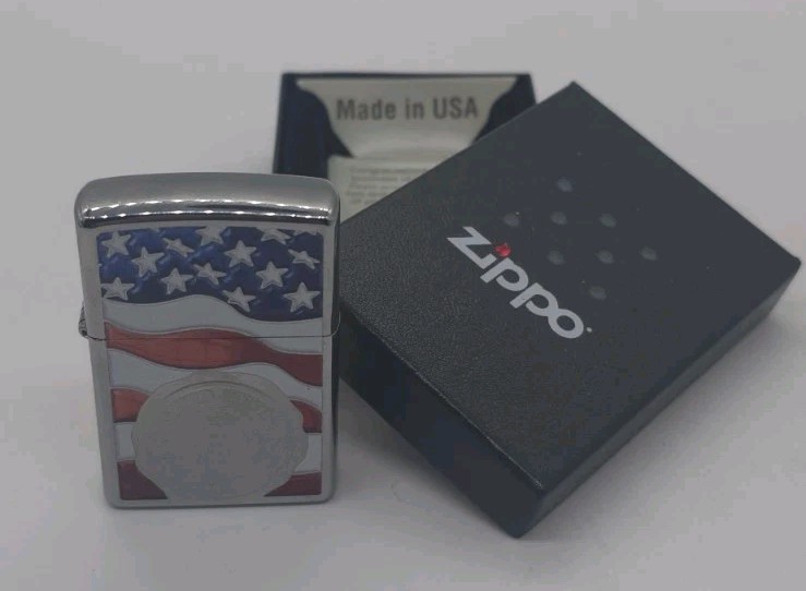 Zippo 29395 Windproof Lighter With American Flag and U.S. Seal Clean In Box