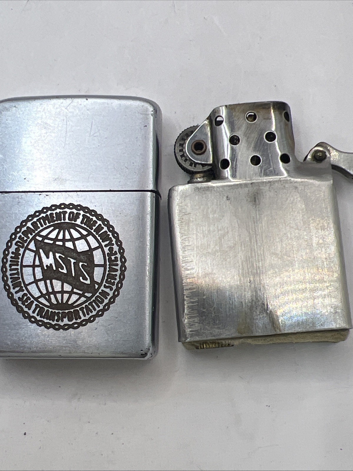 VINTAGE 1937-50 ZIPPO MILITARY DEPT OF NAVY LIGHTER