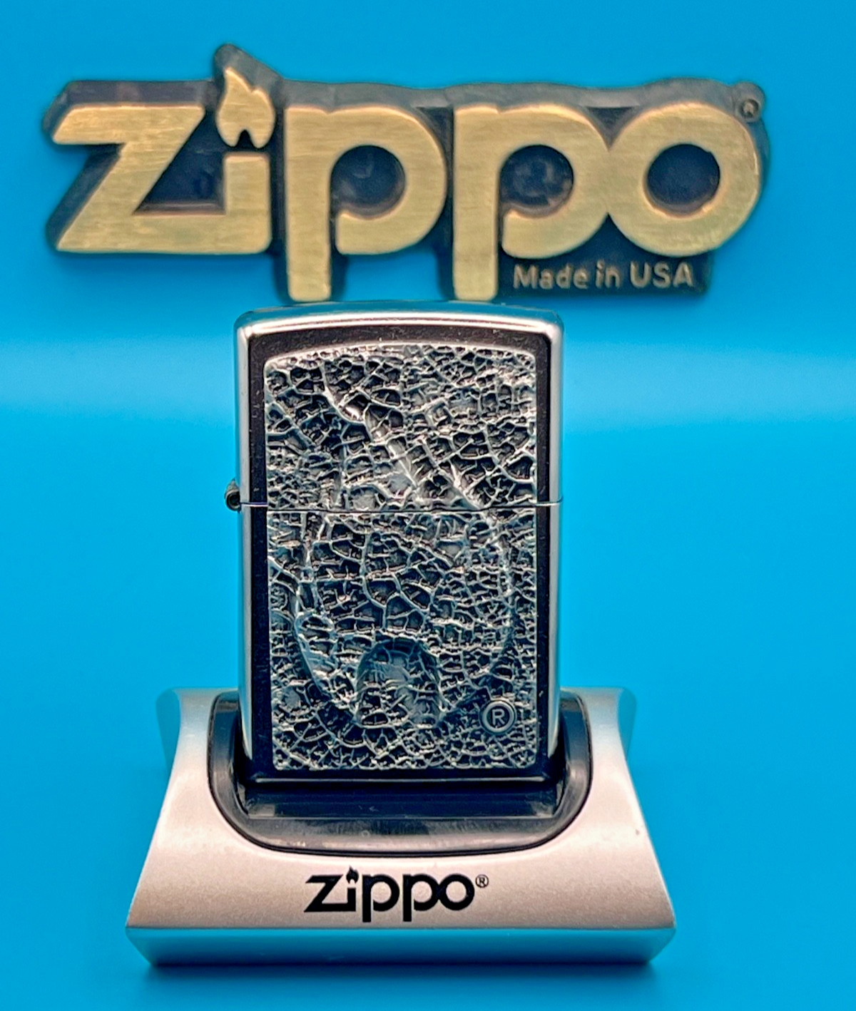 Genuine Brand New 2015 Zippo Lighter Awesome BURNT TEXTURED FLAME LEAF Emblem