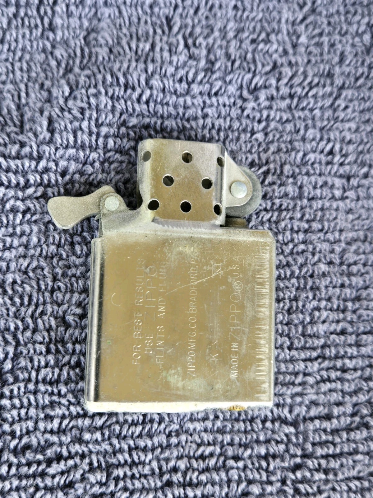 1995 Unfired Camel Guitar / Music Note Zippo Lighter