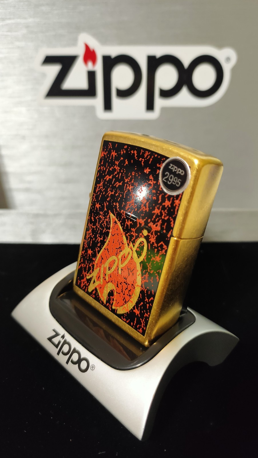ZIPPO 2007 Retro Flame Lighter. Gold Dust Antiqued Finish. Mint Condition